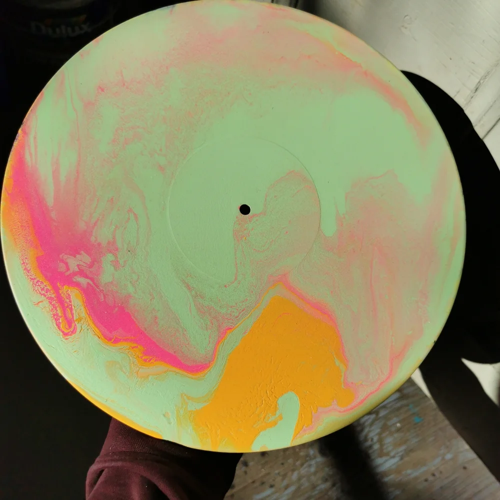 3/40$ Abstract Art Paint - Recycle Vinyl Record - Picture 1 of 3